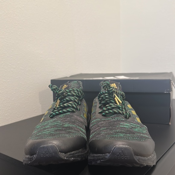 Adidas Ultraboost DNA x Von Miller Men's Mid Shoes - Picture 11 of 15